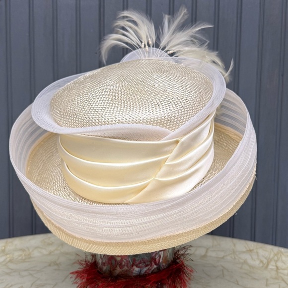 Sandra New York Ivory Straw Church Hat with Feathers & Organza Rosette, Medium - Picture 7 of 11